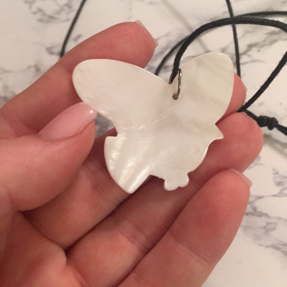 SOLD Handmade Shell Carved Dove Necklace - Picture 4 of 4